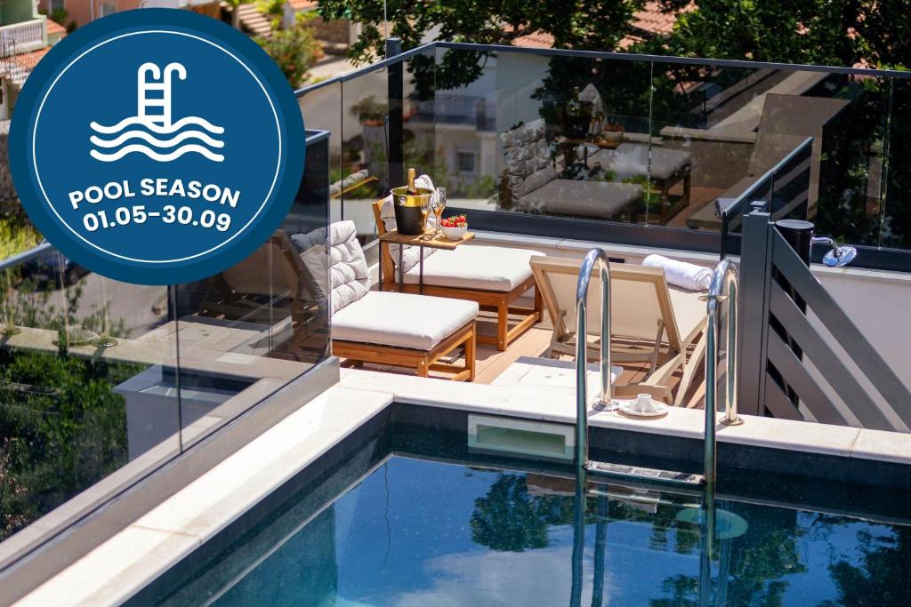 Swimmingpoolen hos eller tæt på Villa TRIA QUERCUS