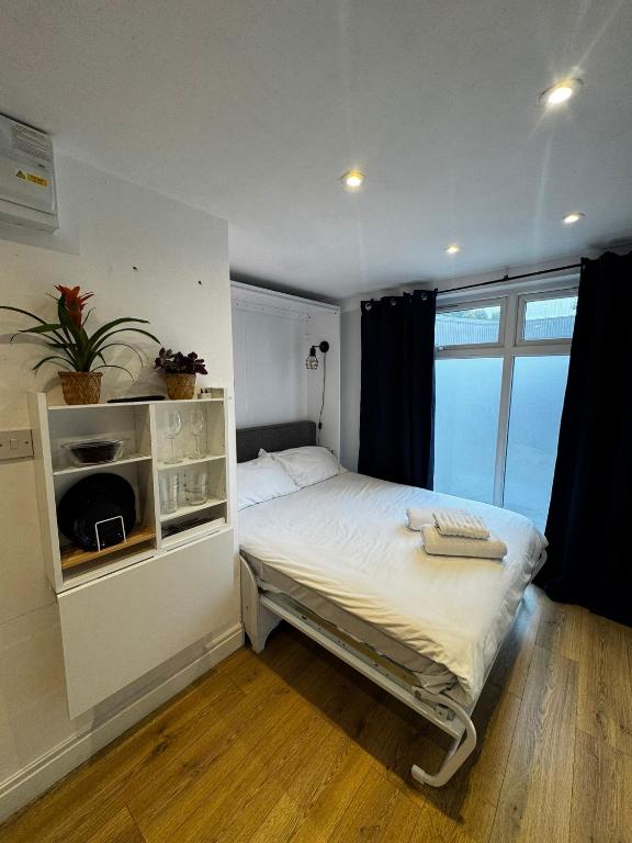 Townhouse Studio with Kitchen & Ensuite - Great Location - Resim 23