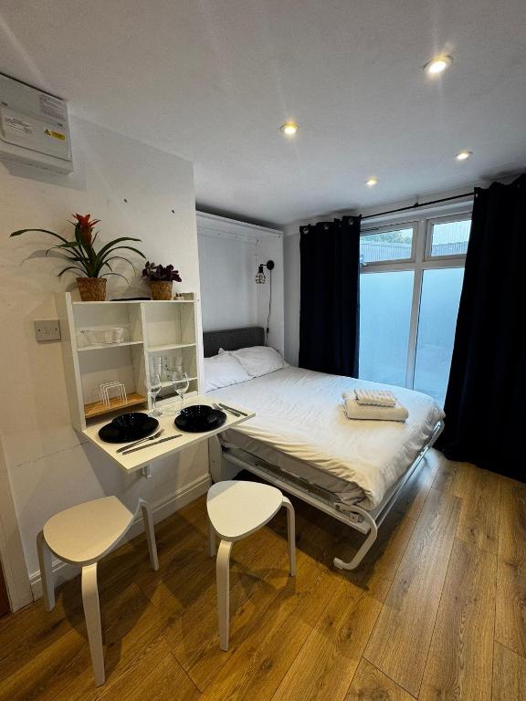 Townhouse Studio with Kitchen & Ensuite - Great Location - Resim 22