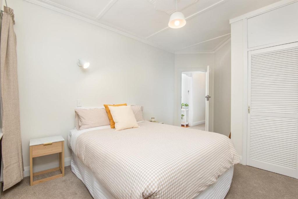 Spacious 3-bedroom Home In Roslyn With Views - Resim 11