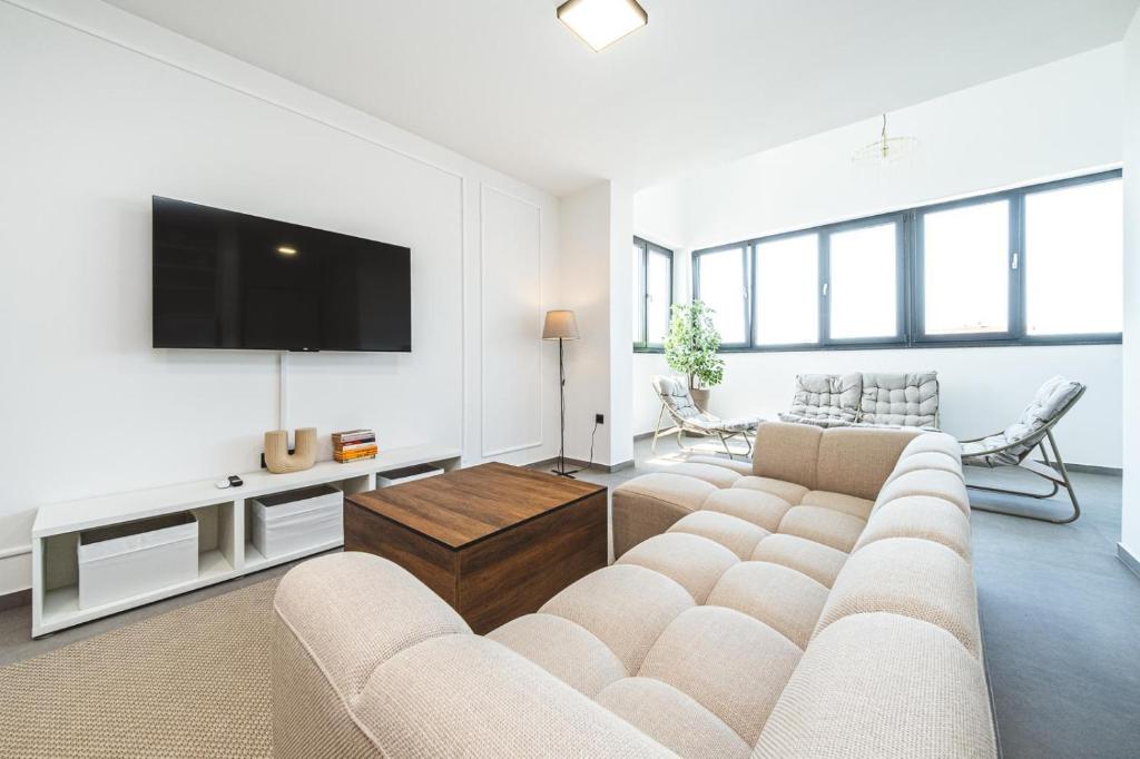 Zagreb 185 - 2 Bedrooms - Parking - Balcony - New - Apartment - Flexible Keybox Entry - Modern - Monthly Rent - WiFi