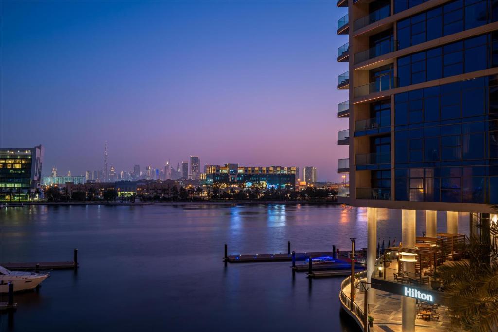 Hilton Dubai Creek Hotel & Residences - Resim 1