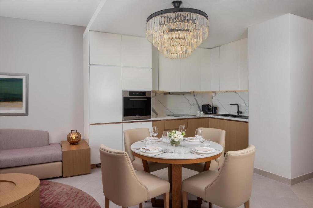 Hilton Dubai Creek Hotel & Residences - Resim 25