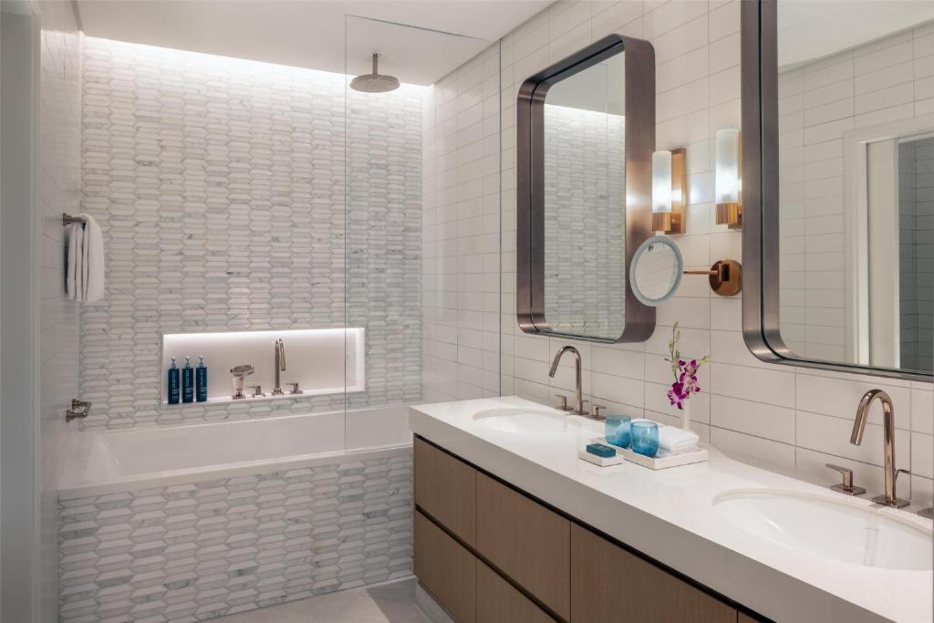 Hilton Dubai Creek Hotel & Residences - Resim 41