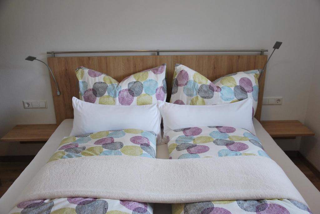 A bed or beds in a room at Haus Pflaum