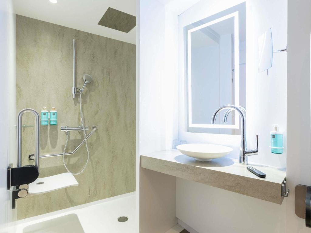 Novotel Luxembourg Kirchberg - Resim 21