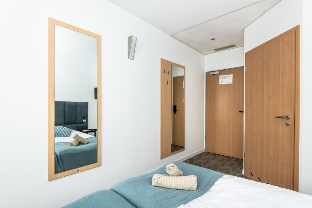 Sapphire Hotel Room Poznan - Resim 28