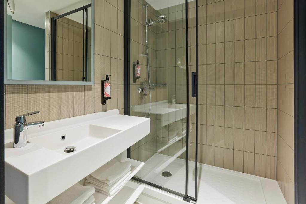 Aparthotel Adagio London City East - Resim 31