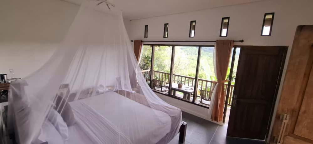 Kraras Munduk Guest House & DonBiyu Rendezvous Restaurant - 11