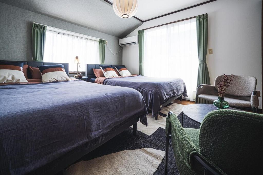 Shibuya Area, 5-min to Shinjuku, 7-min to Sta, 4BR