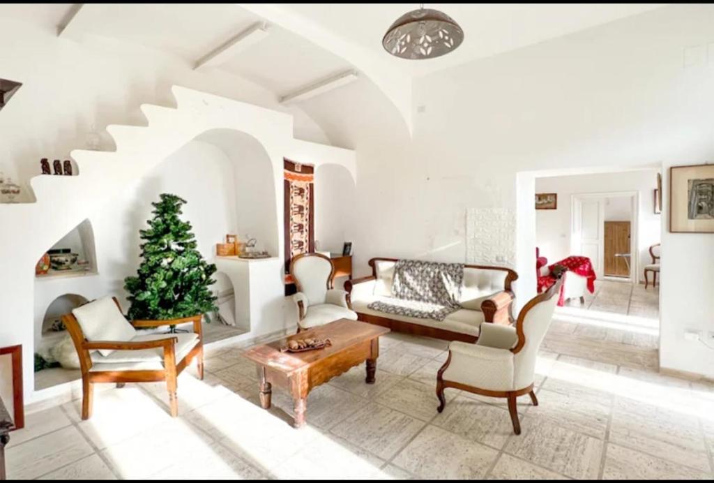 Gallery image of Casa Nina' The Saint, tradicional Amalfi Coast Villa Retreat in Dragonea