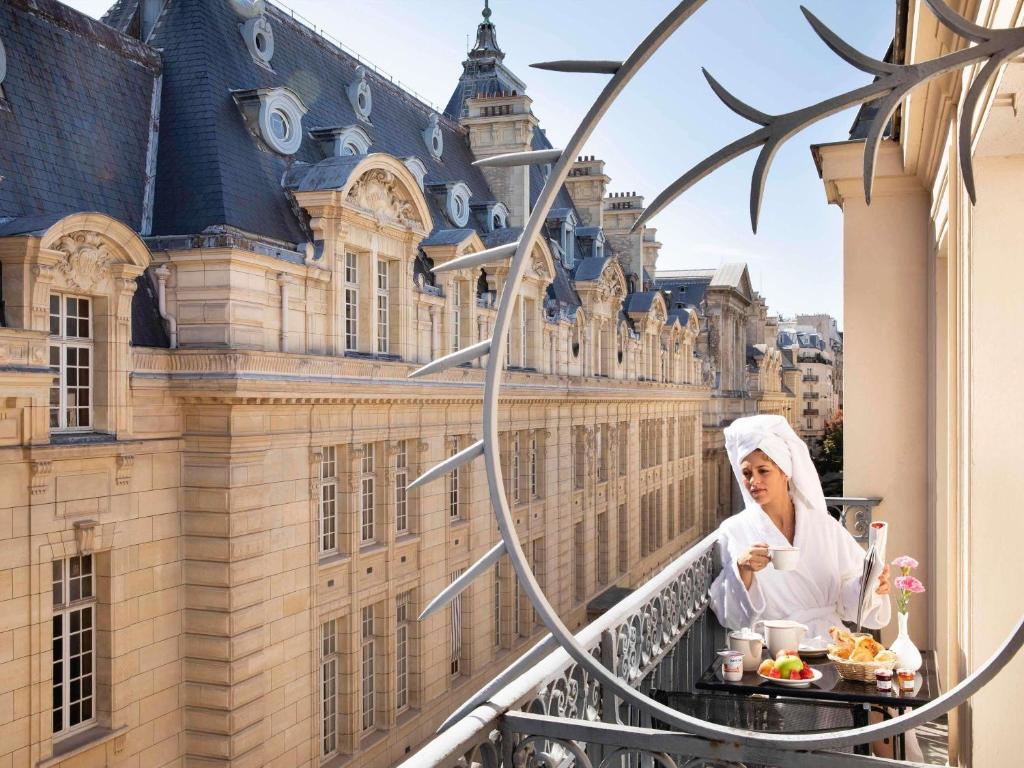 Hotel Mercure La Sorbonne Saint-Germain-des-Prés - Resim 11