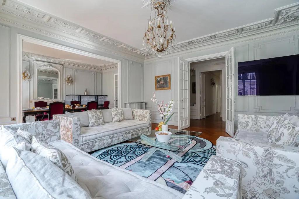 213 m2 Prestige Eiffel Signature