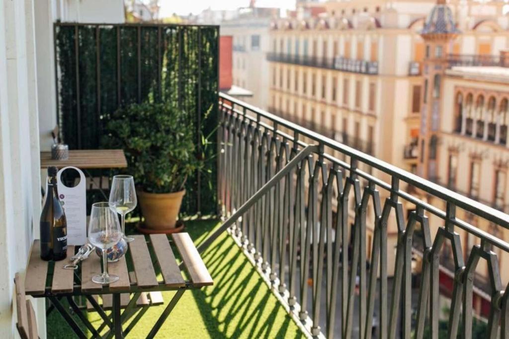 Spacious 3BR fantastic balcony central location