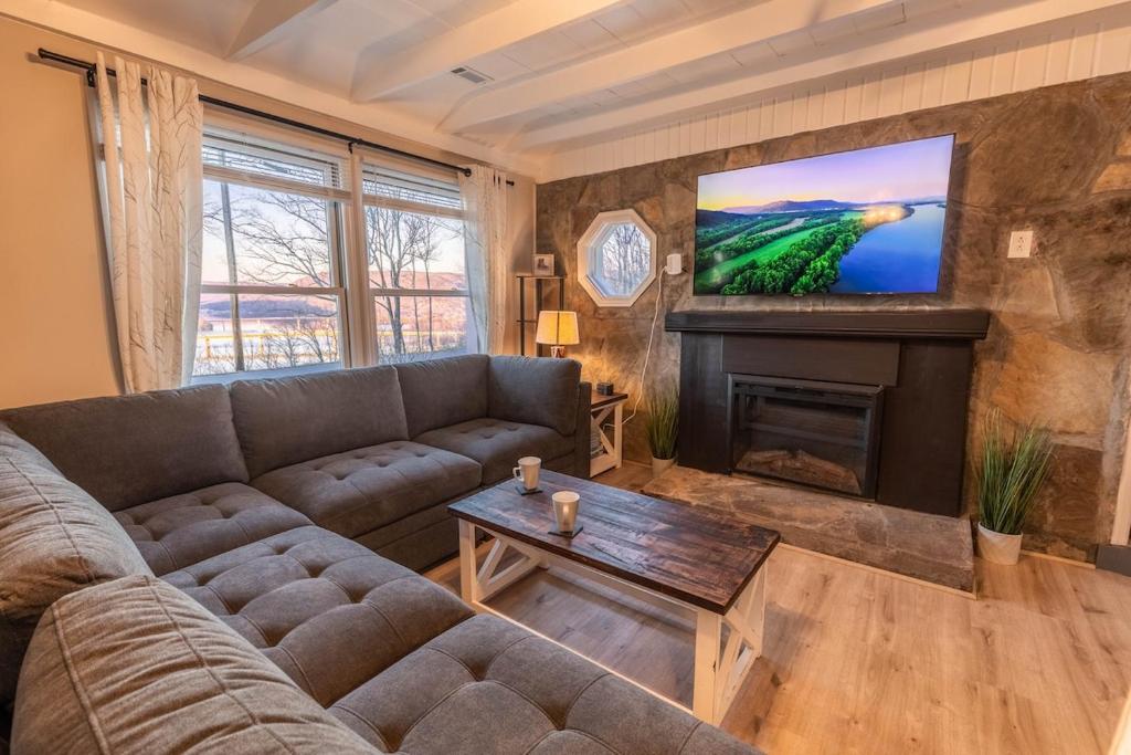 Μια τηλεόραση ή/και κέντρο ψυχαγωγίας στο Nickajack Overlook