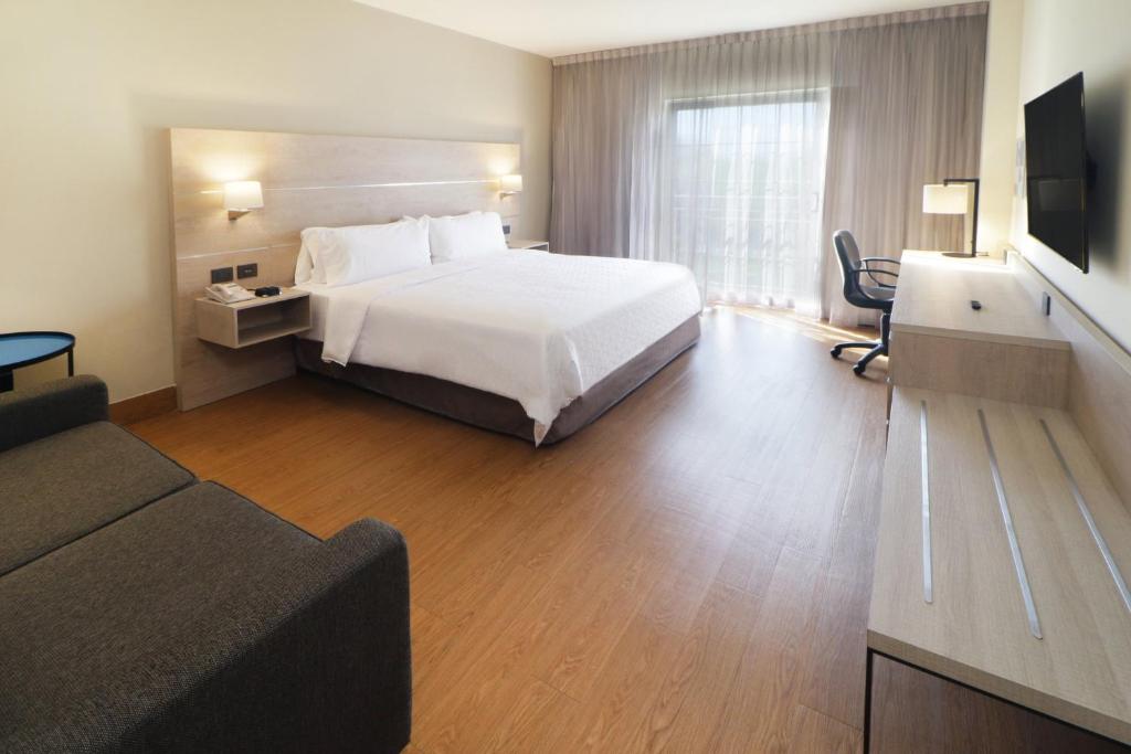 Holiday Inn Express Monterrey Galerias-San Jeronimo by IHG photo