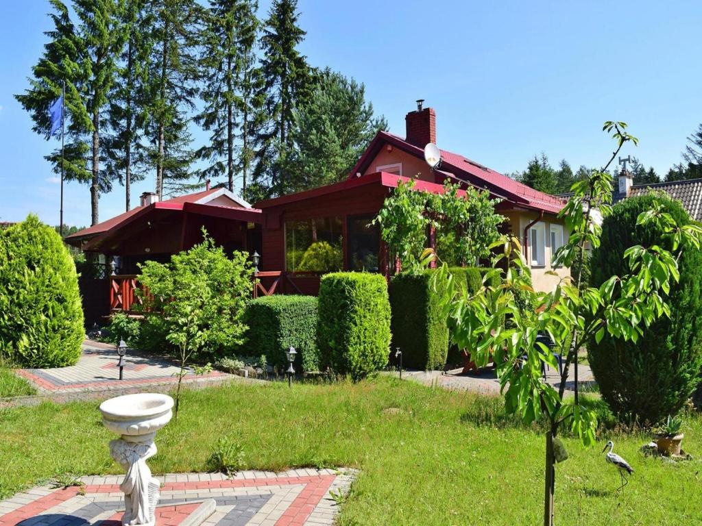 Zahrada ubytování House near Lake Zawiat and Baltic Sea