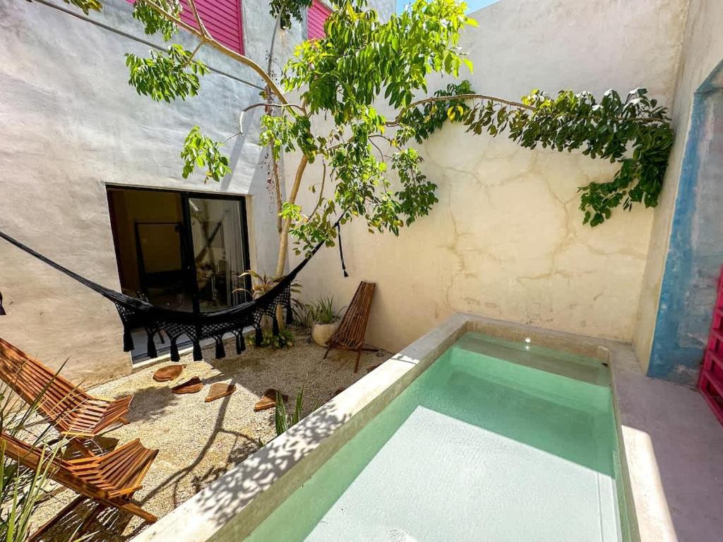 Πισίνα στο ή κοντά στο Habitacion con alberca privada