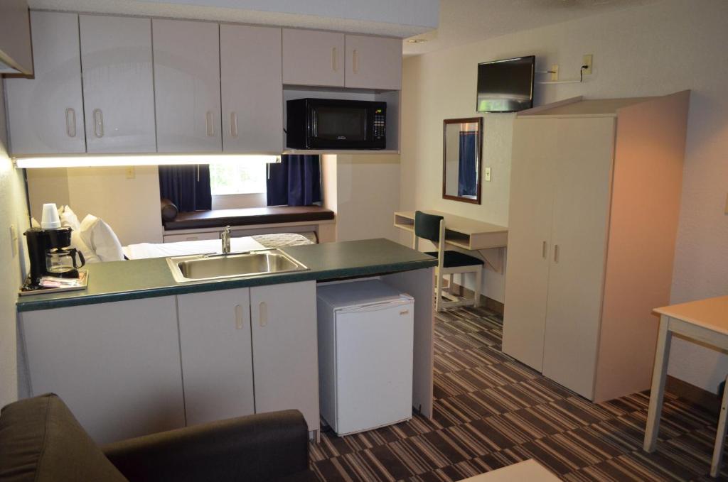 Stay Express inn and Suites Atlanta Union City - Deluxe Queen Suite - Niet -roken