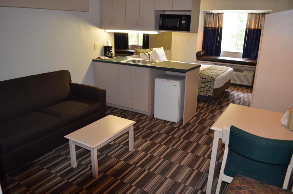 Stay Express inn and Suites Atlanta Union City - Queen Suite - Niet -roken