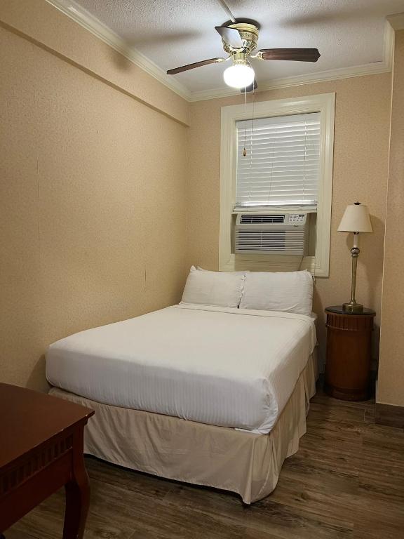 District Hotel - 