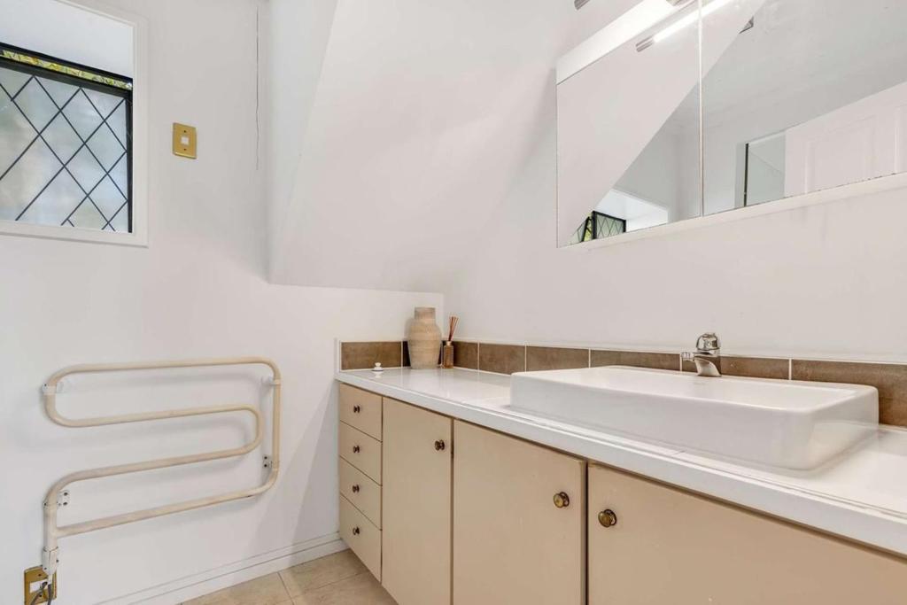 Iles House Rotorua - Resim 3