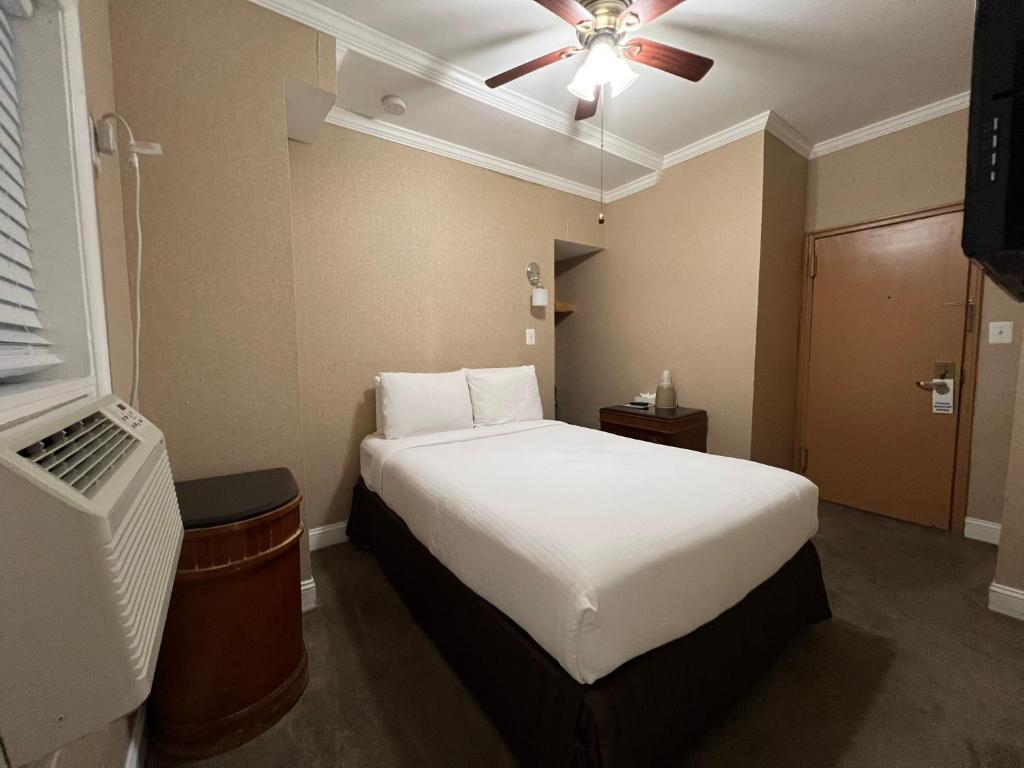District Hotel photo