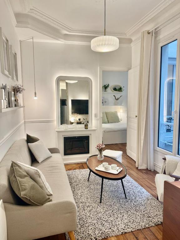Charmant deux pièces haussmannien