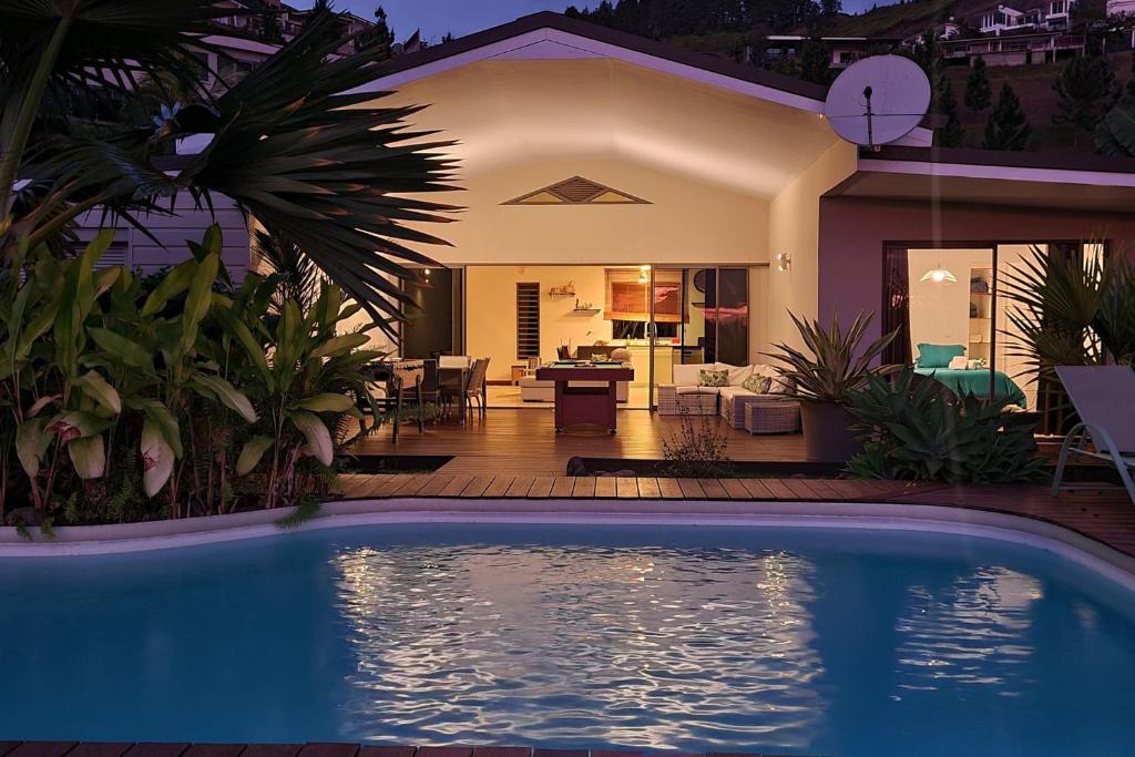 Πισίνα στο ή κοντά στο Villa Malya