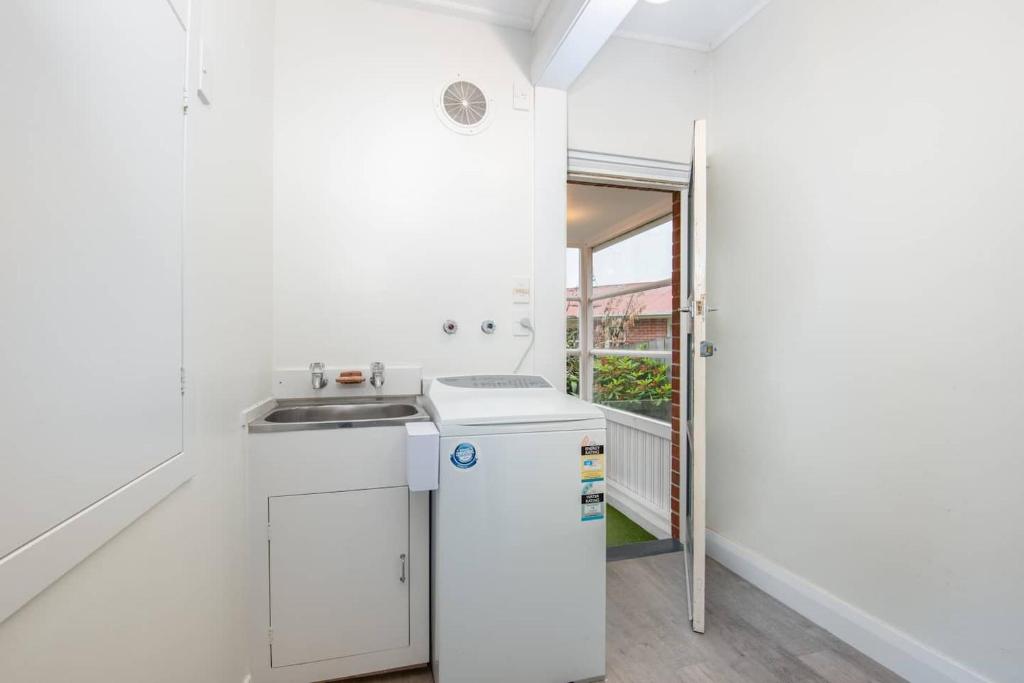 Roslyn Retreat Garden 2-bed Suite Kitchenette - Resim 10