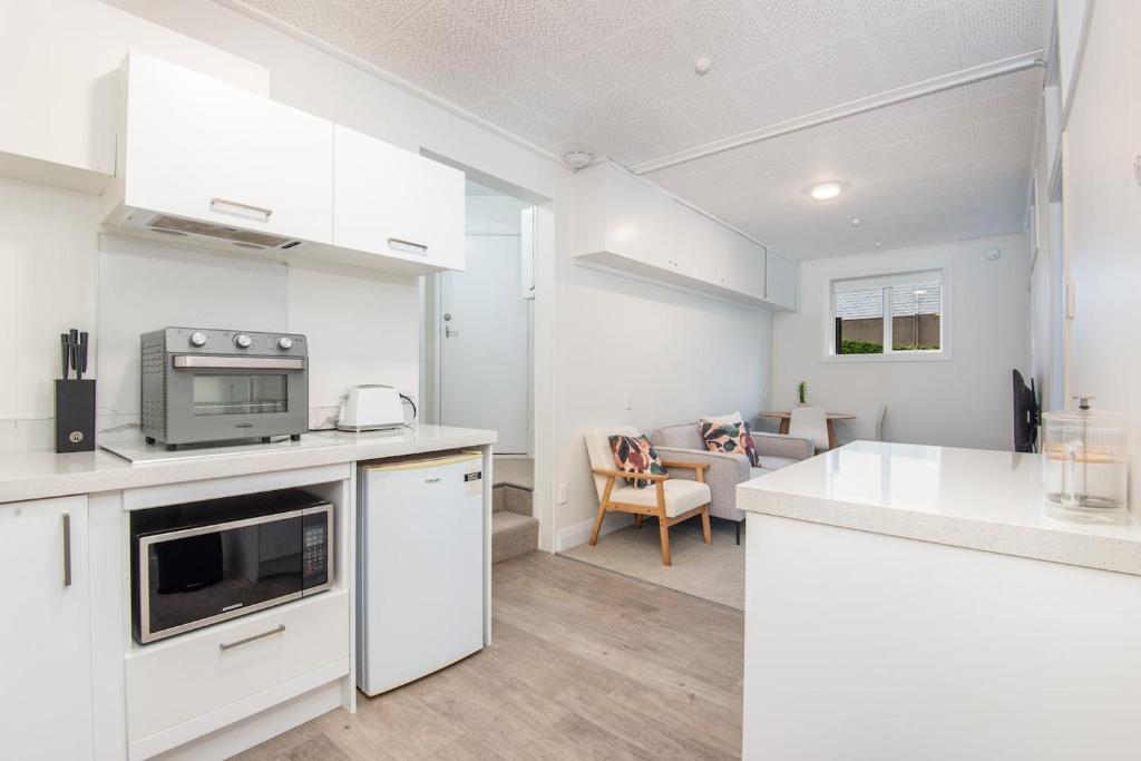 Roslyn Retreat Garden 2-bed Suite Kitchenette - Resim 13