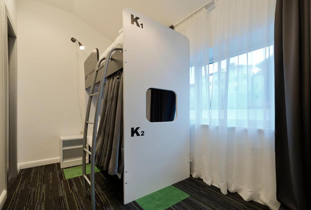 TV i/ili multimedijalni sistem u objektu Hostel 365 For U