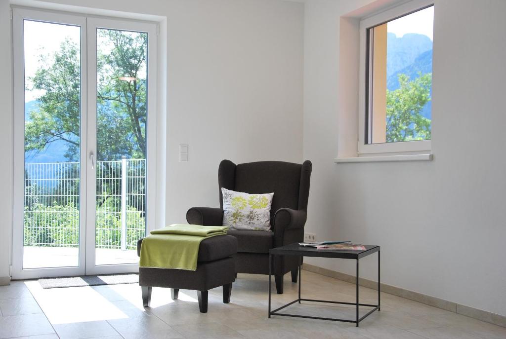 A seating area at Haus Pflaum