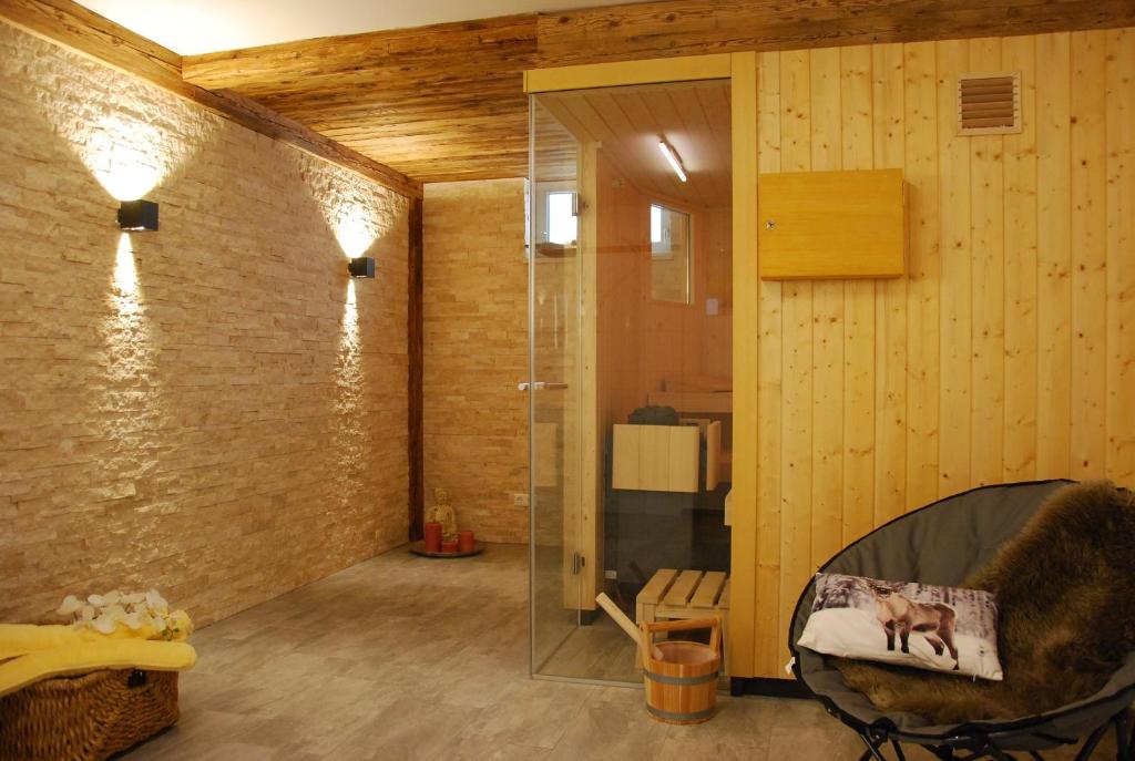 A seating area at Haus Pflaum