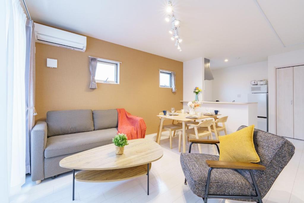 Posezení v ubytování 10-min walk to Nagoya Brand-new building MAX7ppl