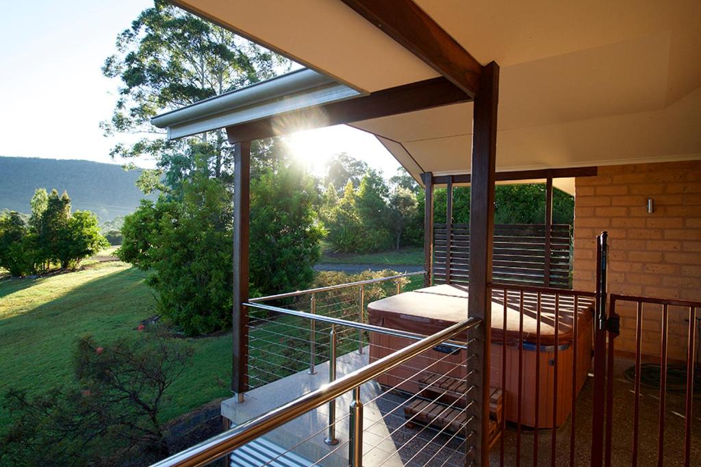 Clarendon Forest Retreat - Three-Bedroom Lodge
