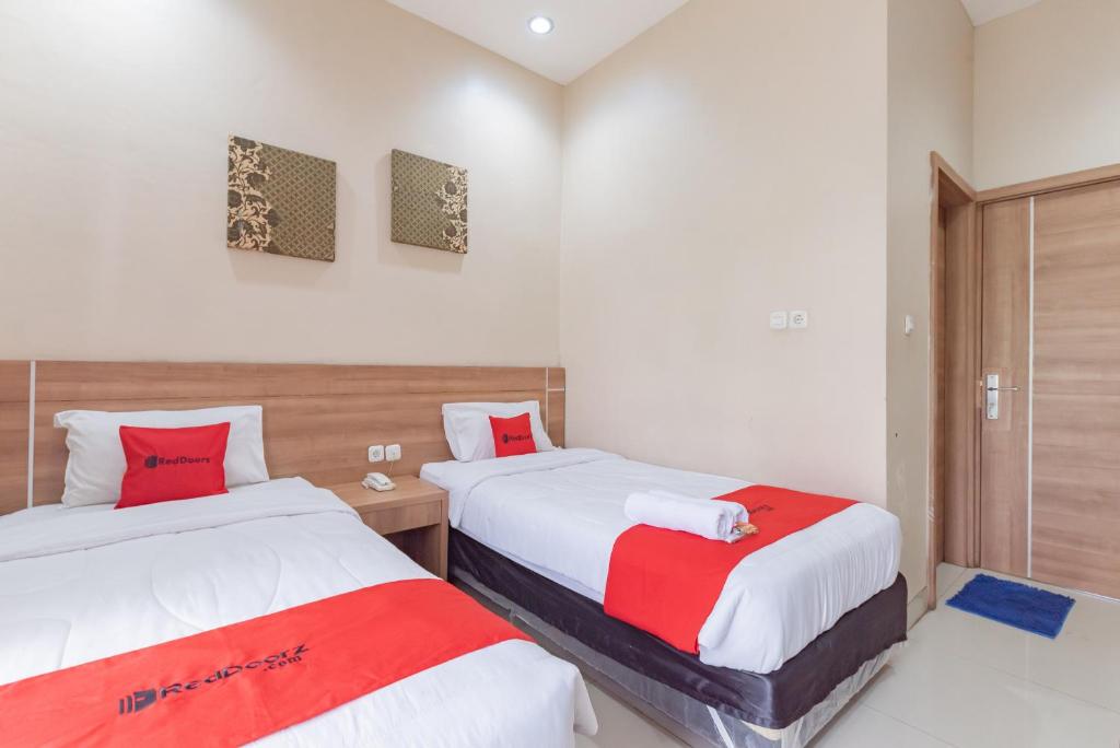 RedDoorz Premium @ Griya Inkoppabri Cisarua Puncak - Camera Doppia Deluxe