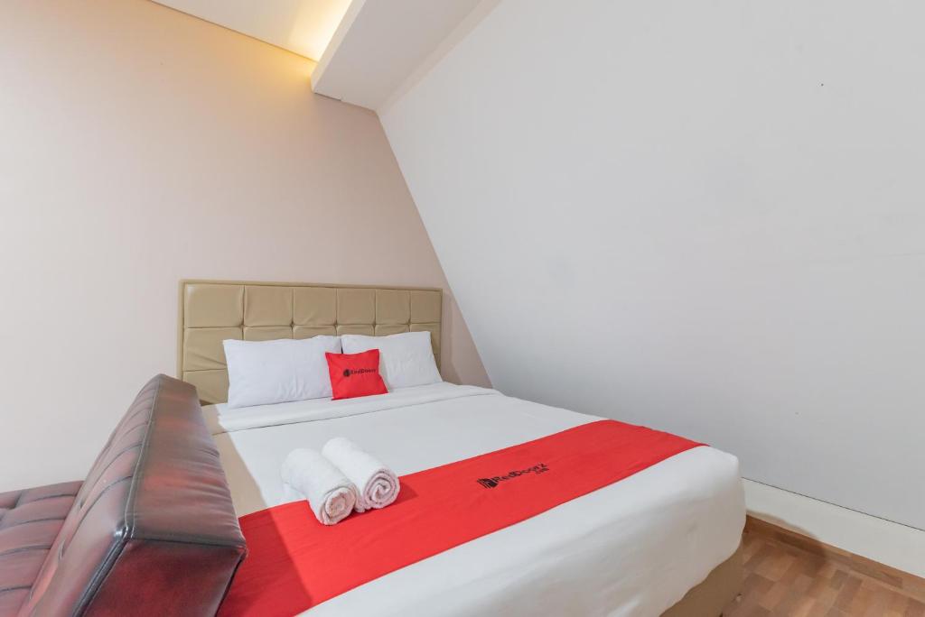 RedDoorz Premium @ Griya Inkoppabri Cisarua Puncak - Camera Doppia Deluxe