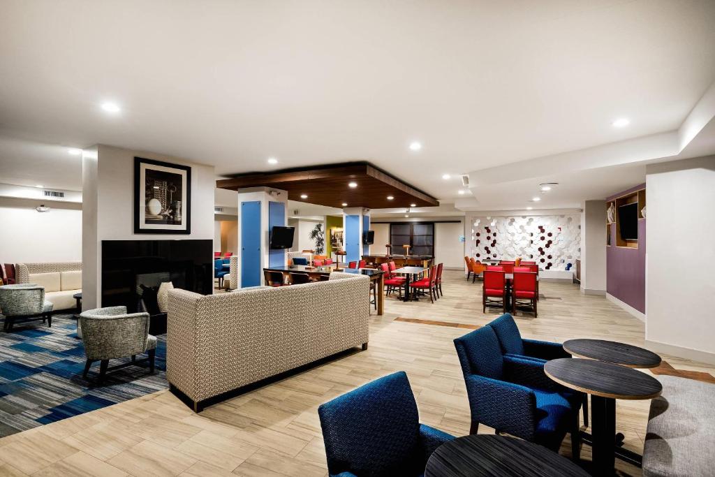 Country Inn & Suites by Radisson, Downtown Albany New York photo