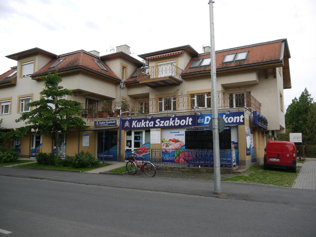 Petra Apartman 4200 Hajdúszoboszló, Jókai utca 1.B fsz.3. kép - 1