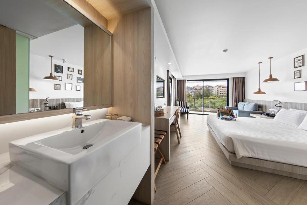 Golden Tulip Pattaya Beachfront Resort - Resim 9