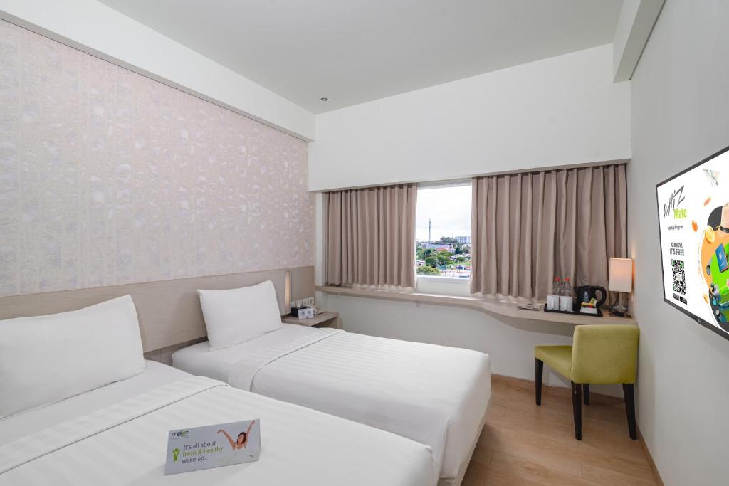 Whiz Prime Hotel Sudirman Cilacap - Superior Twin Room
