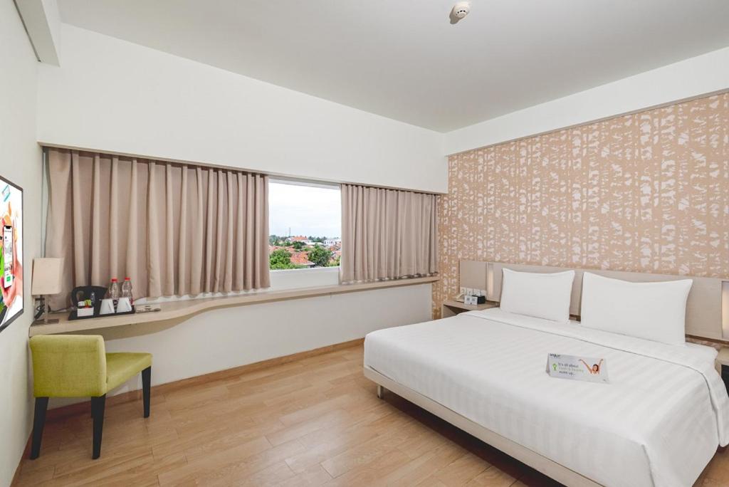 Whiz Prime Hotel Sudirman Cilacap - Deluxe Double Room