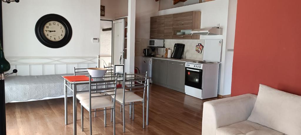Η κουζίνα ή μικρή κουζίνα στο Carolina Apartments Crete
