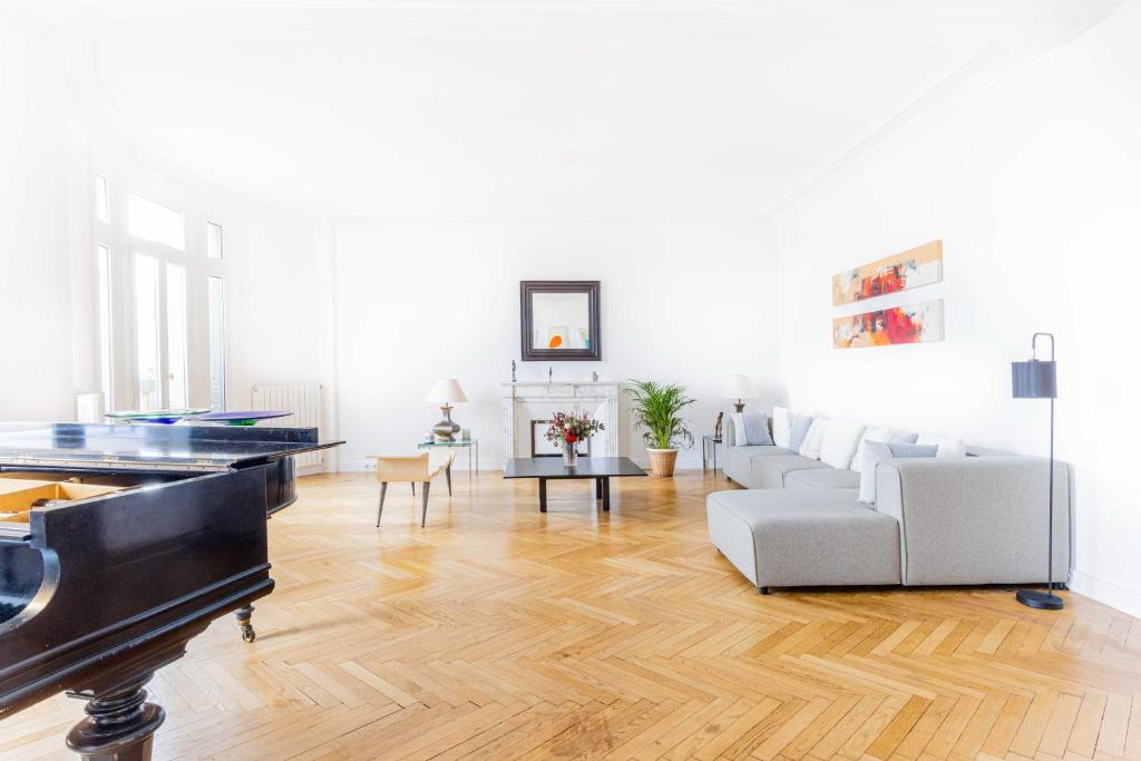 Exceptional apartment - 3BR-7P- Auteuil