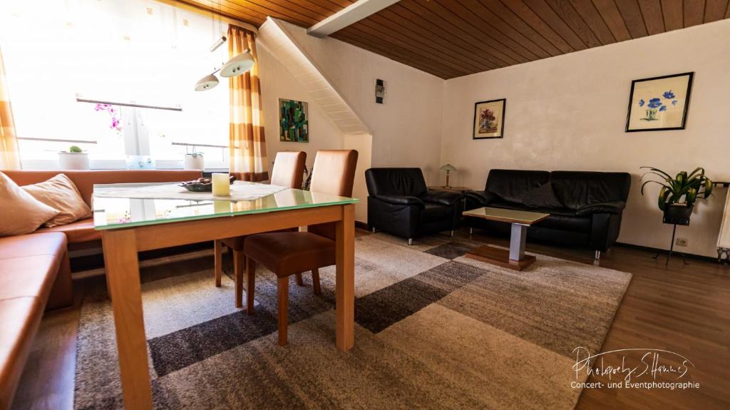 Posezení v ubytování Ferienwohnung an der Wilden Rodach