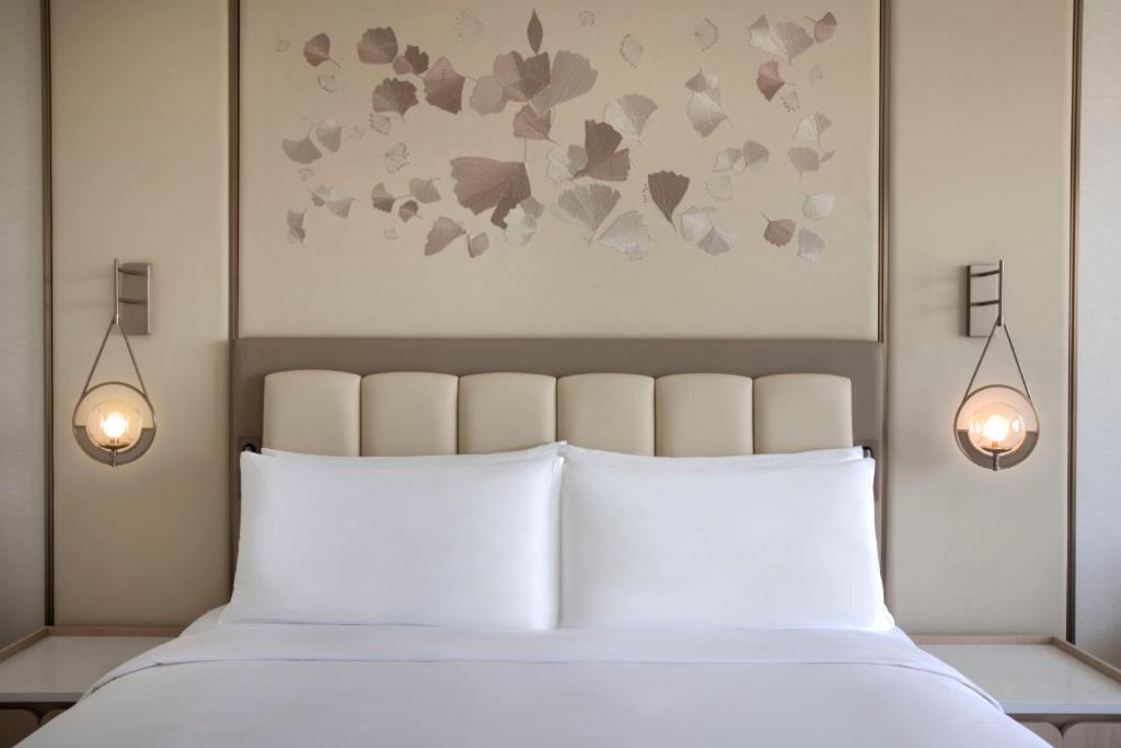 Signia by Hilton photo 2
