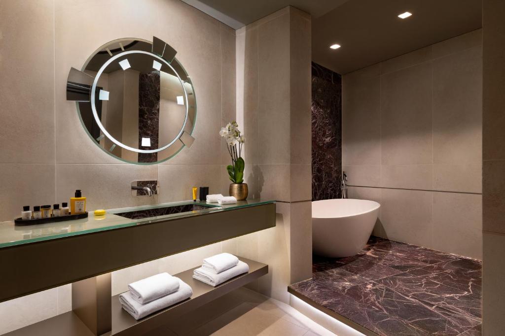 The Pantheon Iconic Rome Hotel, Autograph Collection - Resim 10