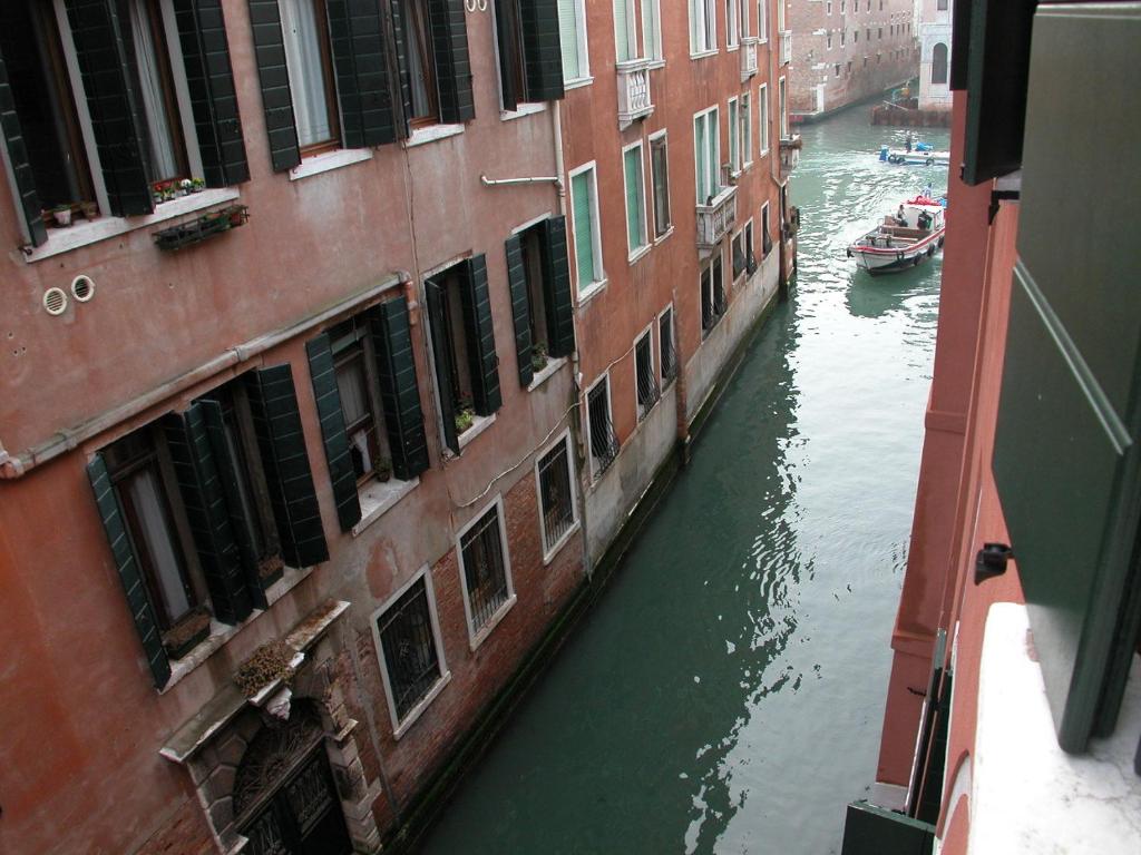 Vista de un r&iacute;o cerca de este hostal o pensi&oacute;n