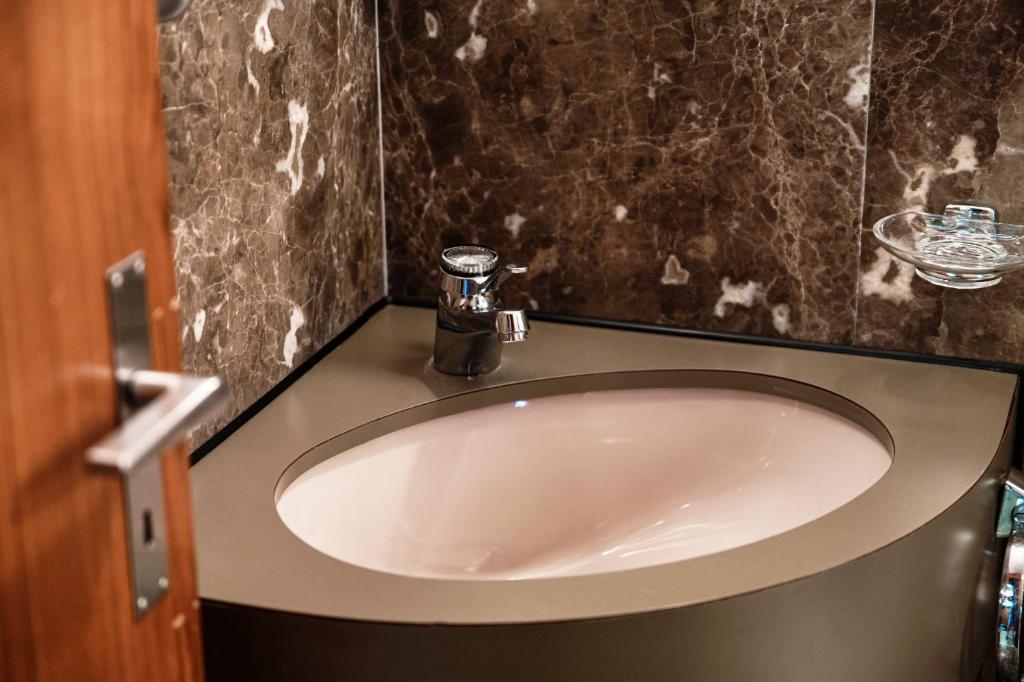 Yamina Luxury Apartment by Quokka 360 - Next to Lido di Lugano - Resim 40